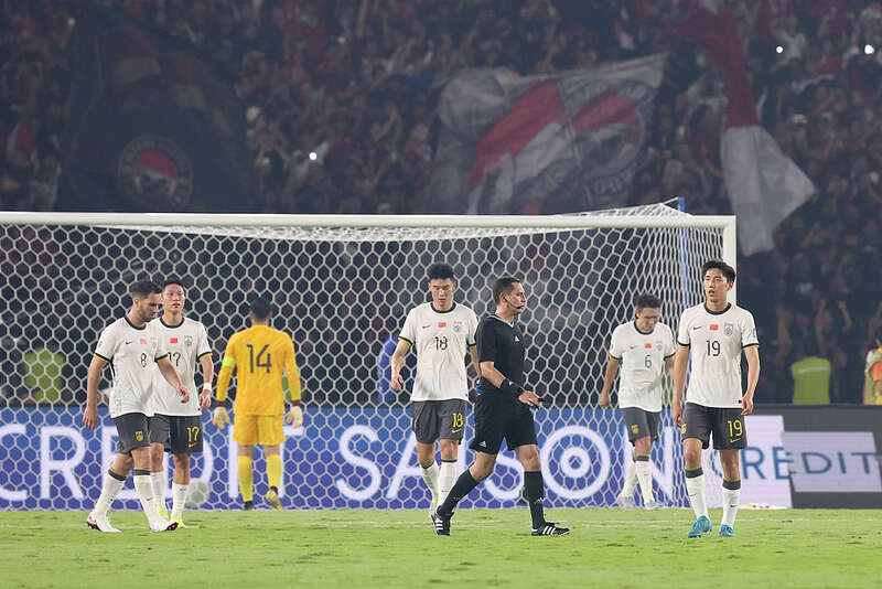 包含0-2客负玻利维亚，智利提前两轮无缘美加墨世界杯的词条