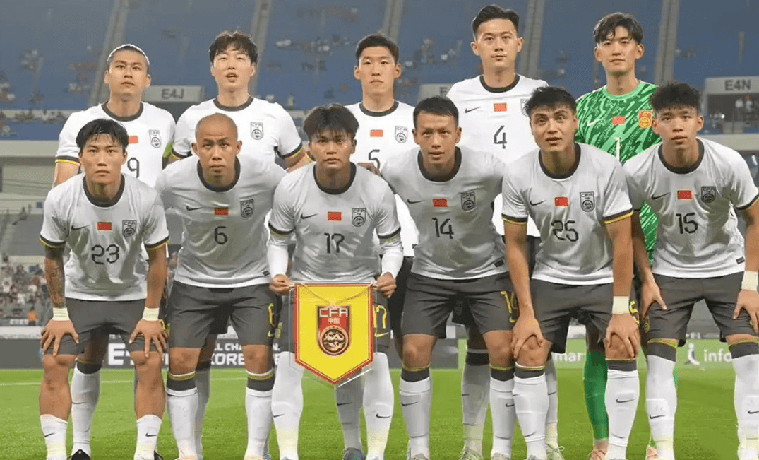 天博体育app-国足东亚杯首开记录，1-0小胜香港队逃离垫底，滑跪庆祝