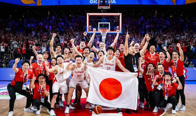 日本后卫河村勇辉跟公牛签下双向合同